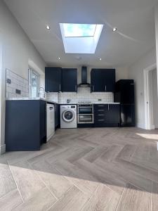 Stylish 4BR Home, 2 Bathrooms