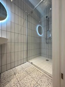 Stylish 4BR Home, 2 Bathrooms