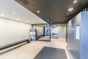 Kensington Condo King Bed Banff Pass Parking