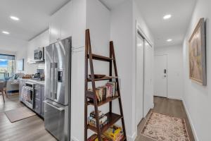 Kensington Condo King Bed Banff Pass Parking