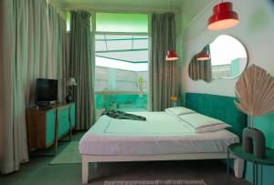 Evara Stylish and Luxury Apartments in HKV, 900SQFT Spacious