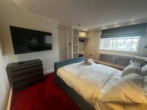 Luxury 3 Bedrooms Kensington HS