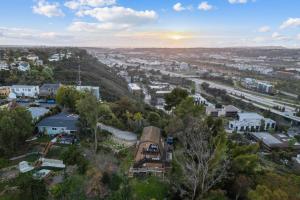 The SeaBarn Retreat | Hot Tub & Panoramic Views