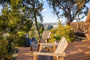 The SeaBarn Retreat | Hot Tub & Panoramic Views