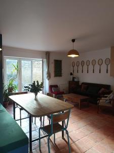 Maisons de vacances LE SEIZE - Gite 4 personnes - entre Caen et la mer : photos des chambres