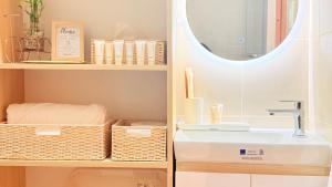 Goldleaf Suite at Red Residences with Balcony in Prime Makati Location