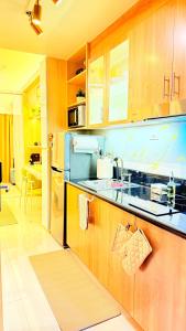Goldleaf Suite at Red Residences with Balcony in Prime Makati Location