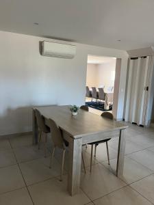 Maisons de vacances MAS villa avec piscine exterieur : photos des chambres