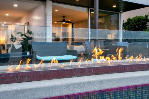 Boardwalk Studio Shared Hot Tub and Patio