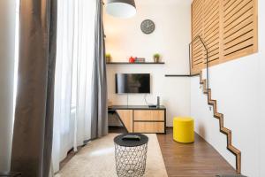 City Park Corner Loft Bold Design AC Comfort