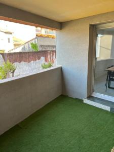 Appartements Appartement centre ville avec place de parking privee et balcon : photos des chambres
