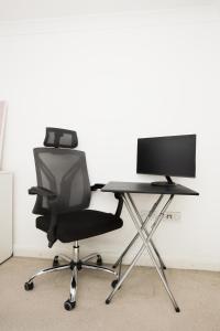 Stunning 2-BR Home Gravesend Town Centre, Kent