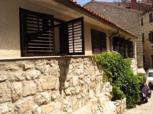 Bruno Split Centre Apartment and Room