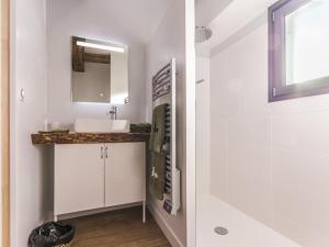 Maisons de vacances Charmante maison renovee avec jardin, au coeur des marais salants, proche de Guerande et La Baule - FR-1-306-1214 : photos des chambres