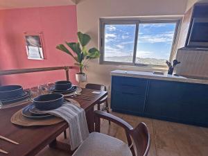 Beachfront unit with ocean view, pool, fiber optic