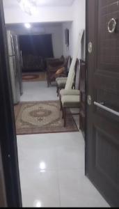 شقة في كمبوند مساكن فندقية خدمة ممتازة مكيفة بالكامل متاح WiFi و كل شئ