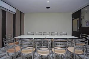 Super Hotel O Raj Palace