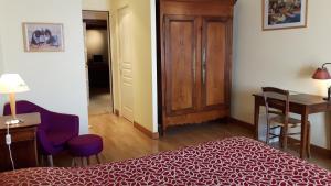 Hotels Hotel du Donjon : Chambre Double