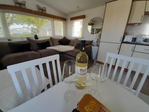 Hoburne Devon Bay Holiday Home Fresh Bright Rental - Home from home