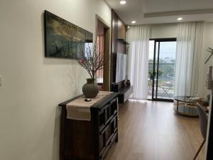 2 br apartment 20mins Center
