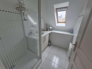 Maisons de vacances Charmante maison de plage a Merlimont - 6 personnes, terrasse et WIFI - FR-1-672-39 : photos des chambres