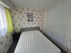 Appartements Appartement proche plage avec parking et wifi - 4 personnes - FR-1-672-38 : photos des chambres