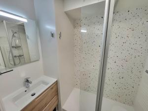 Appartement Neuf Proche Plage avec WiFi - FR-1-92-952