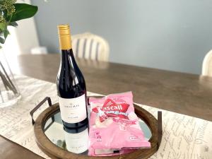 LA MAISON BLEUE - Centrally located 3 Bedroom home in the Southern Highlands