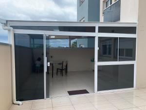 Apartamento Dois quartos e duas vagas garagem fechadas