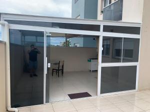 Apartamento Dois quartos e duas vagas garagem fechadas