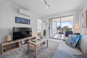 Inviting 2BR Stay by the Sand at Rockingham