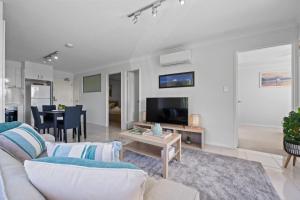 Inviting 2BR Stay by the Sand at Rockingham