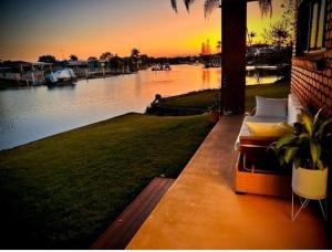 Barooga1- Mooloolaba Canal Front Apartment - 4hvězdičkové hotely ve městě Mooloolaba