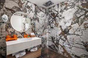 Harbour Retreat Stunning Community Views