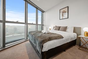 Sky Living & River Views in Queens Wharf Residences