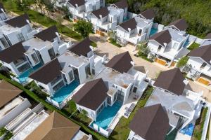 Designer 3BR Pool Villa in New Build LuxPride 4 L8 Residence