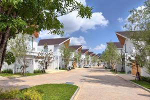 Designer 3BR Pool Villa in New Build LuxPride 4 L8 Residence