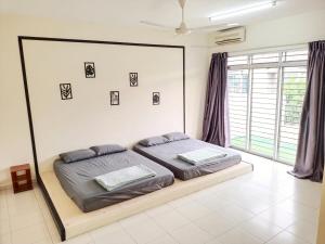 1627 Bukit Kepayang nearby Aeon S2 12Pax