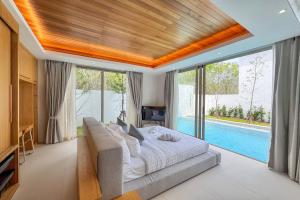 Designer 3BR Pool Villa in New Build LuxPride 4 L8 Residence