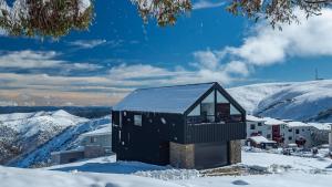Peak Chalet