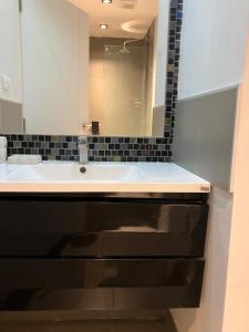 1 Bedroom apt fully furnished Noon Village