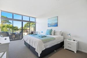 Aqua Shores - 1 Bedroom couples stay - Wifi, Linen, Netflix and AC