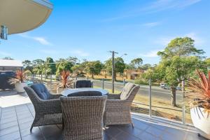 Aqua Shores - 1 Bedroom couples stay - Wifi, Linen, Netflix and AC