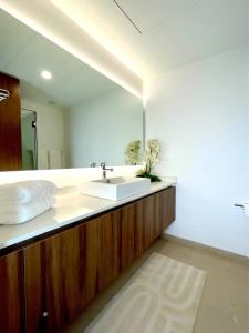 SUITE con Terraza Privada y Diseño Moderno