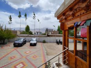 Sixteen Arahat guest house