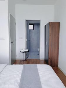 M VERTICA Isyak Homestay