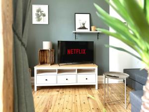 COZEE - Comfy 3-room Apartment with Netflix