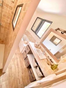 La grange des amoureux piscine jacuzzi et massages