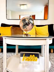 Sunny Suite by Leslodgespa - Studio moderne et coloré, proche de Bâle et de laéroport