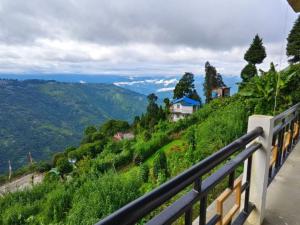 Snow View Homestay Dawaipani By StayApart